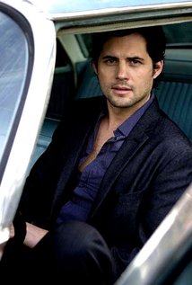 Kristoffer Polaha