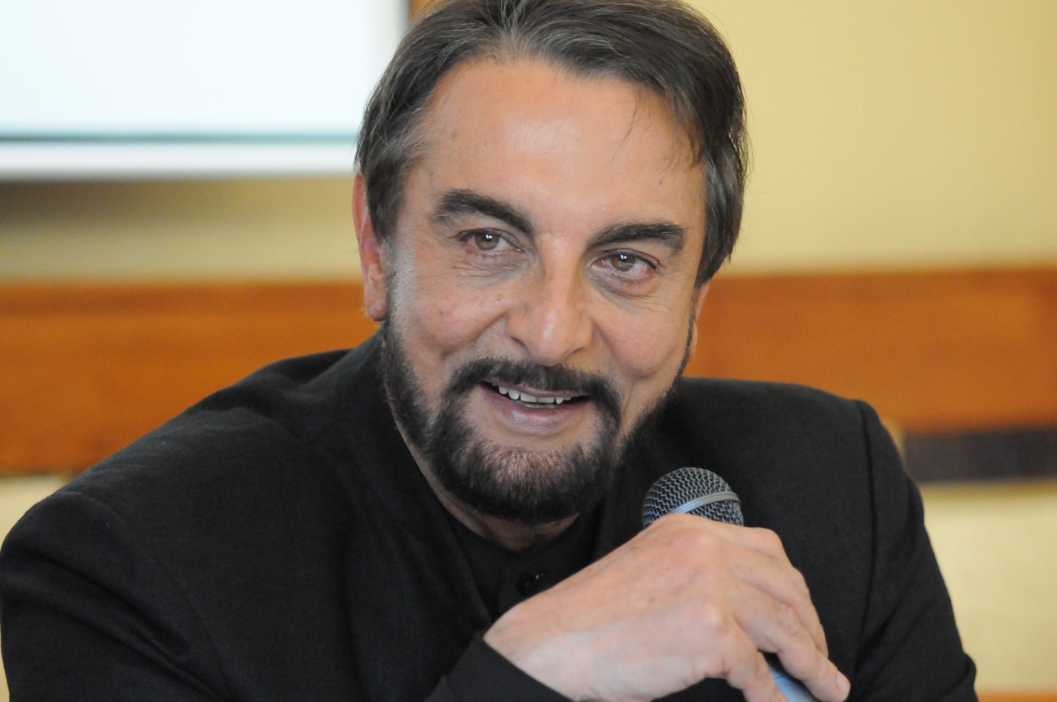 Kabir Bedi