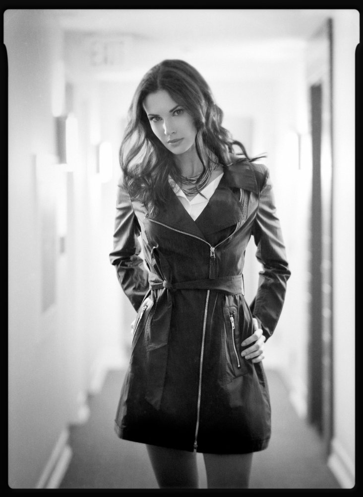 Laura Mennell