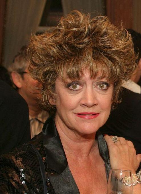 Amanda Barrie