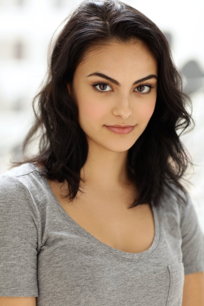 Camila Mendes