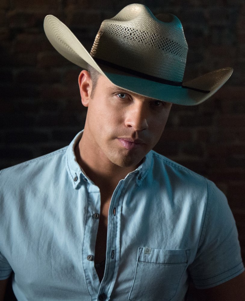 Dustin Lynch