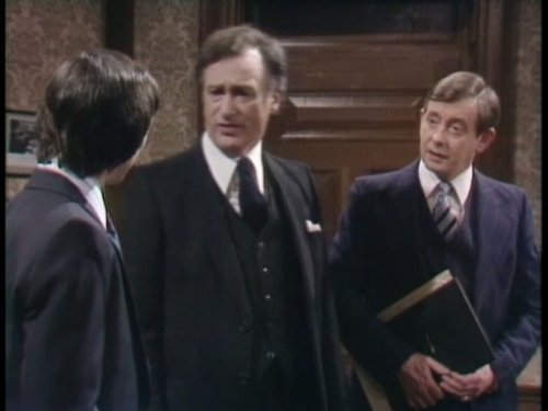 Derek Fowlds
